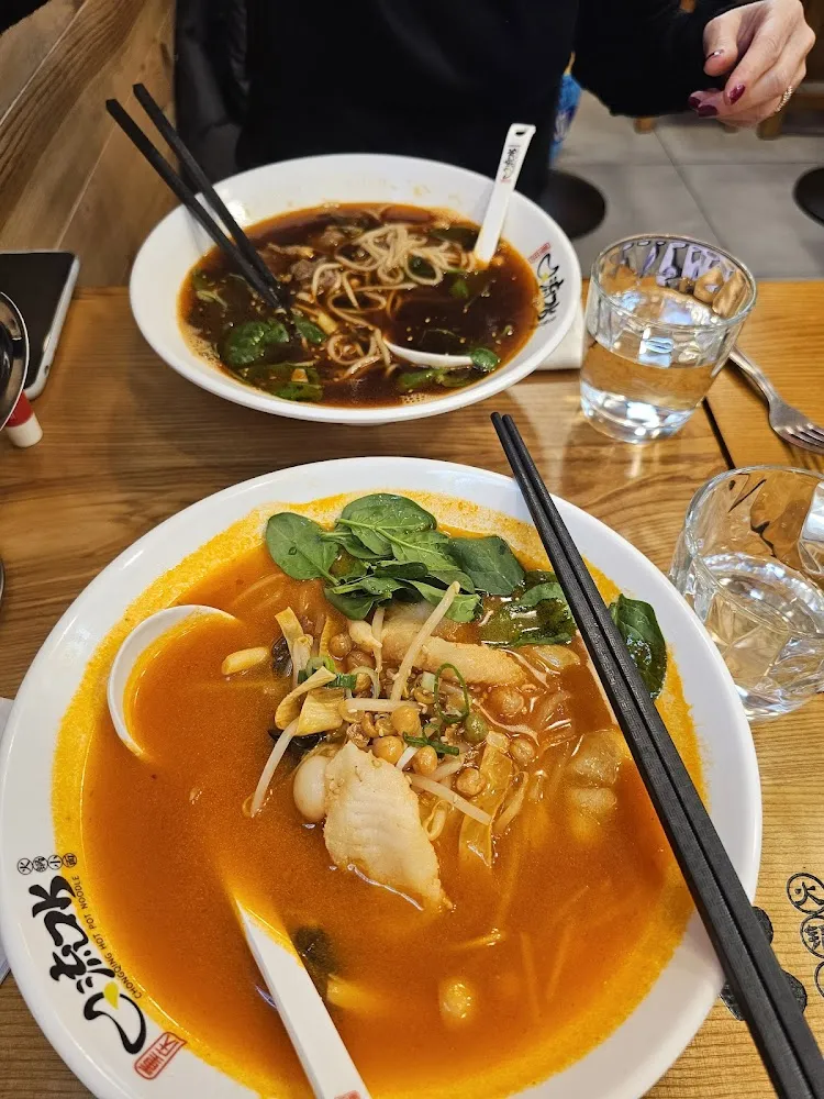 Soupe de Noodlles A la Tomatr Et Au Poisson